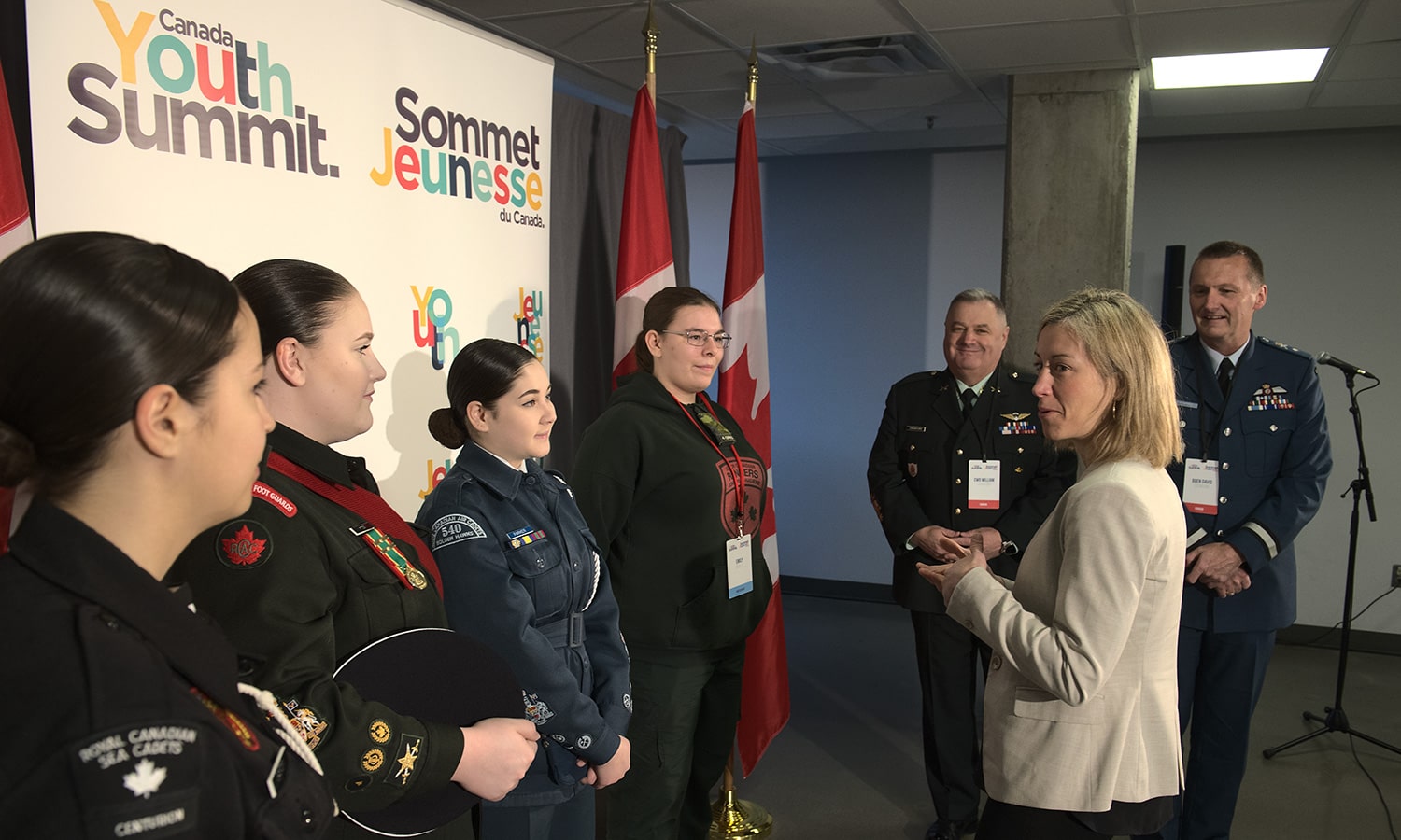 Cadets meeting with RCAF officials at Canada Youth Summit